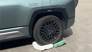 Тест прочности корпуса чемодана