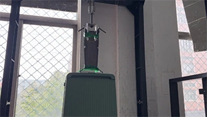 Чемодан ZL без молнии с широкой ручкой