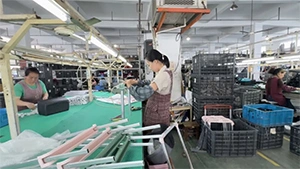 Чемодан ZL без молнии с широкой ручкой