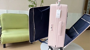 Чемодан с двойным открытием и широкой ручкой