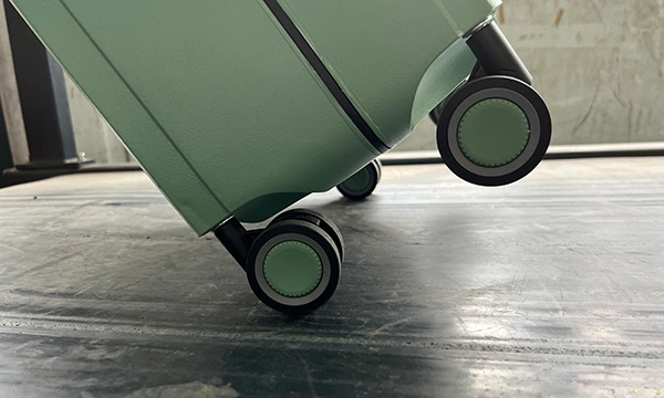 Тест пробега колёс чемодана