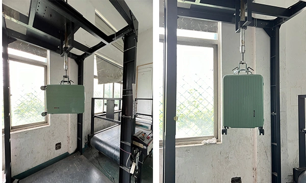 Тест на прочность ручки чемодана