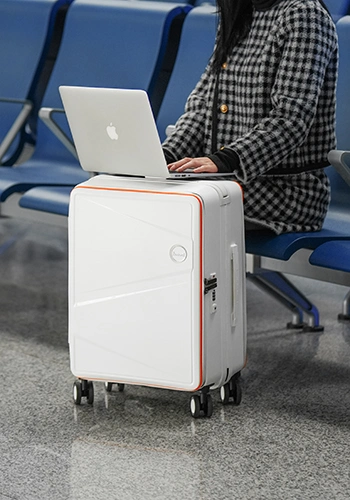 Чемодан с двойным открытием