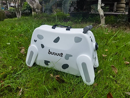 Детские чемоданы-каталки