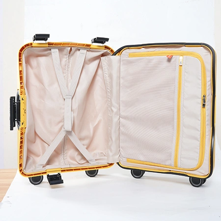 Большой дорожный чемодан