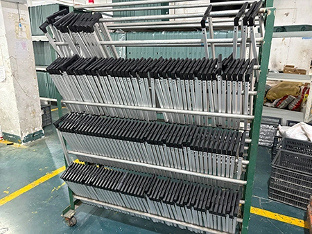 Цех аксессуаров (телескопические и стационарные ручки, колёса)